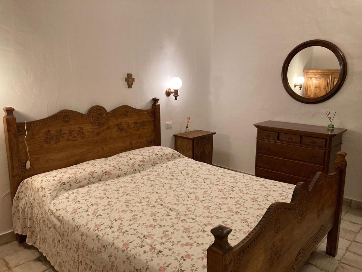 Villa Serena Porto Columbu - Perd'E Sali エクステリア 写真